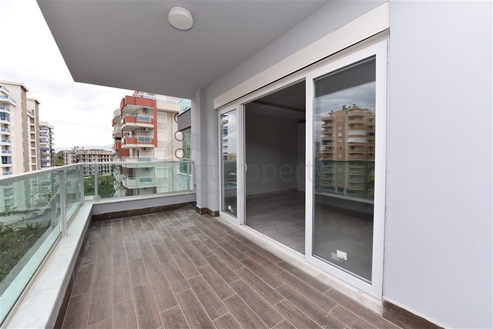 شقة 2 غرفة وصالة - مجمع سكني حديث - مهموتلار / الانيا 