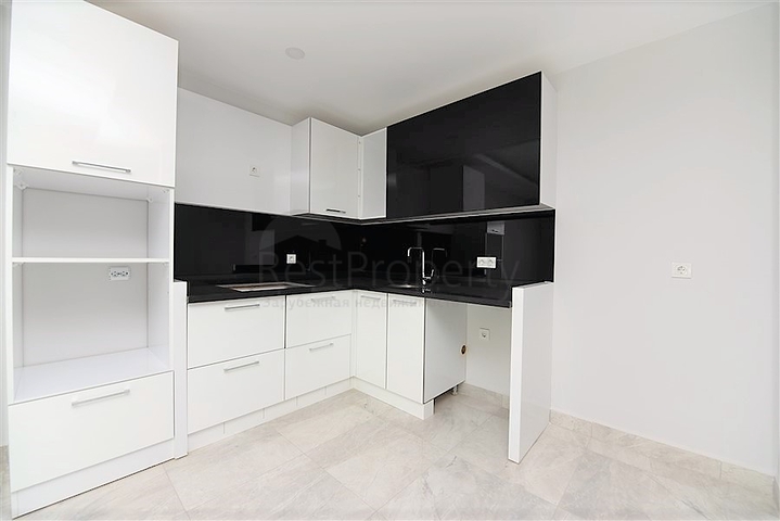 شقة 2 غرفة وصالة - مجمع سكني حديث - مهموتلار / الانيا 