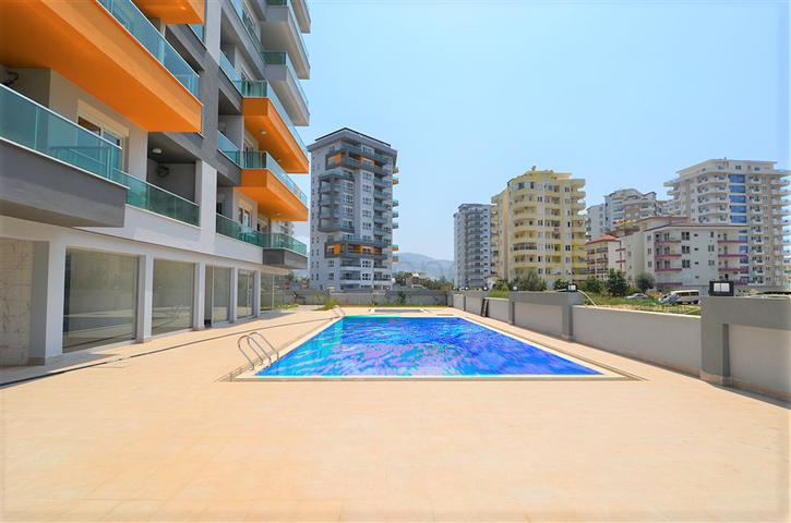 شقة 2 غرفة وصالة - مجمع سكني حديث - مهموتلار / الانيا 