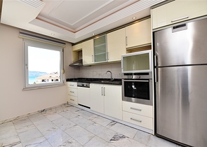 اطلالة بحر - مجمع فاخر اول صف على البحر - شقة مفروشة 2 غرفة وصالة - توسمور / الانيا 