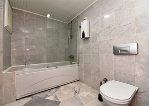 اطلالة بحر - مجمع فاخر اول صف على البحر - شقة مفروشة 2 غرفة وصالة - توسمور / الانيا 