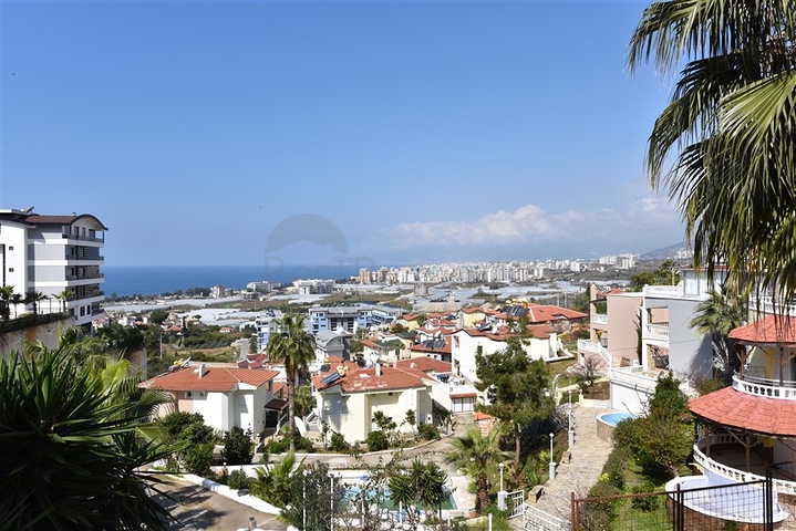 دوبلكس باطلالة بحرية مرتفعة - تصميم غرفتين وصالة - كارجي جاك / الانيا 