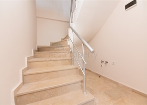 دوبلكس باطلالة بحرية مرتفعة - تصميم غرفتين وصالة - كارجي جاك / الانيا 