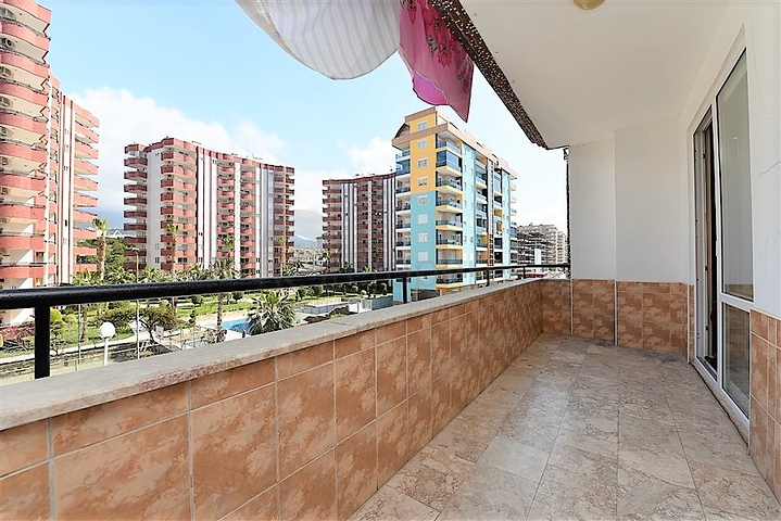 شقة عائلية - تصميم 3 غرف وصالة - مفروشة - ضمن مجمع - مهموتلا / الانيا