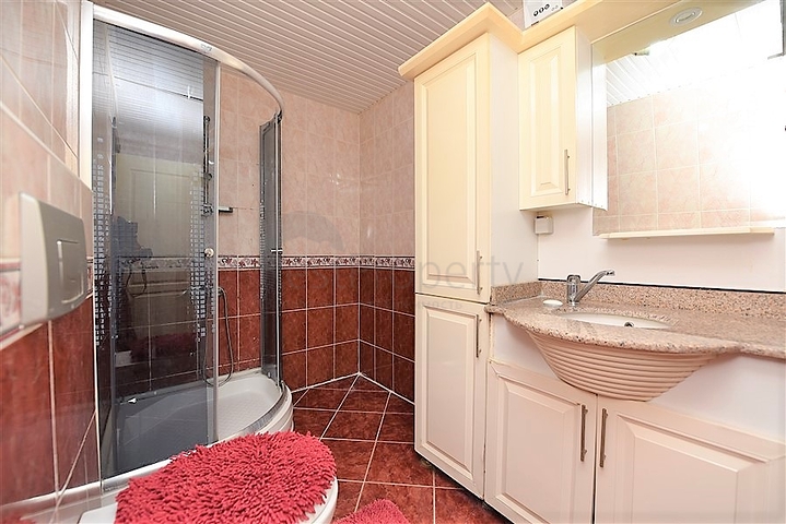 شقة عائلية - تصميم 3 غرف وصالة - مفروشة - ضمن مجمع - مهموتلا / الانيا