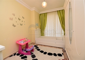 شقة عائلية - تصميم 3 غرف وصالة - مفروشة - ضمن مجمع - مهموتلا / الانيا