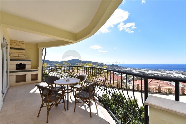 مجمع بخدمات 5 نجوم - دوبلكس فاخرة 3 غرف وصالة - اطلالة بحر -كارجي جاك / الانيا 