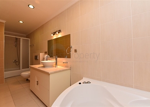 مجمع بخدمات 5 نجوم - دوبلكس فاخرة 3 غرف وصالة - اطلالة بحر -كارجي جاك / الانيا 