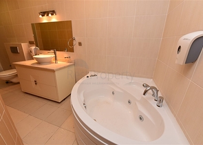 مجمع بخدمات 5 نجوم - دوبلكس فاخرة 3 غرف وصالة - اطلالة بحر -كارجي جاك / الانيا 