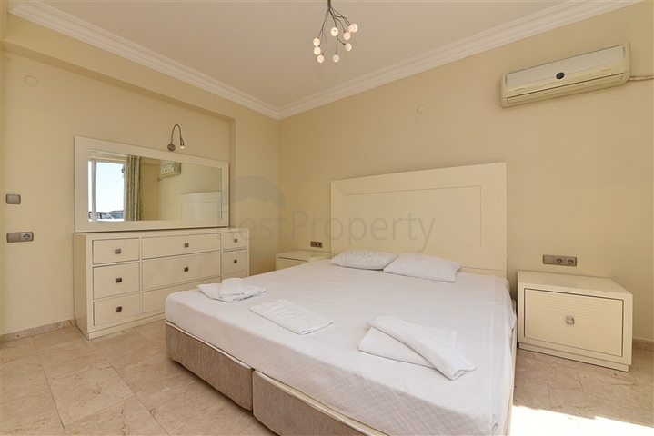 اطلالة بحر - بنتهاوس ضمن مجمع فاخر - الانيا 