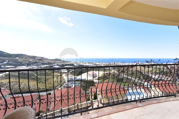 اطلالة بحر - بنتهاوس ضمن مجمع فاخر - الانيا 