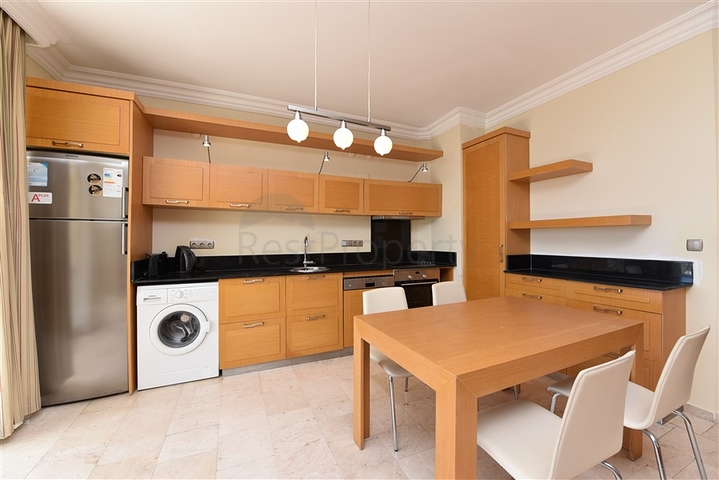 اطلالة بحر - بنتهاوس ضمن مجمع فاخر - الانيا 