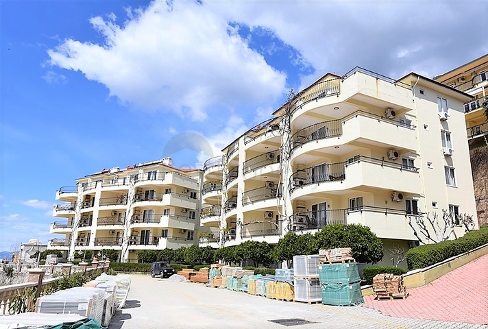 اطلالة بحر - بنتهاوس ضمن مجمع فاخر - الانيا 