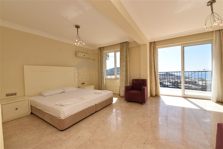 اطلالة بحر - بنتهاوس ضمن مجمع فاخر - الانيا 