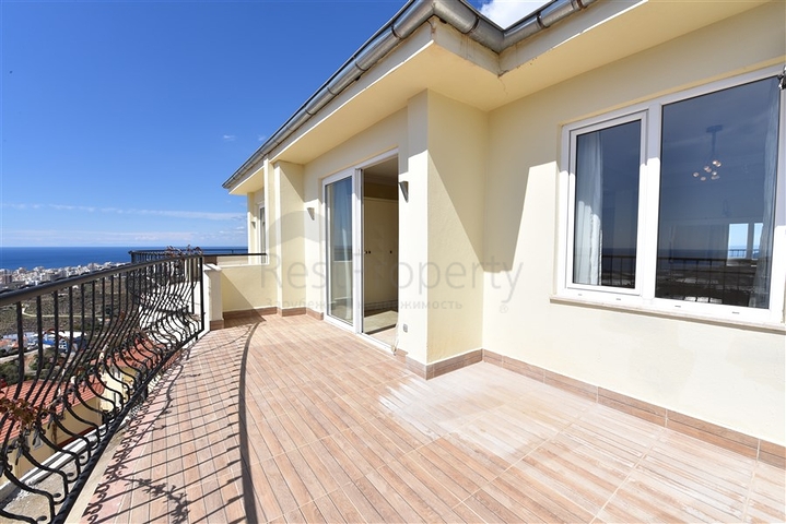 اطلالة بحر - بنتهاوس ضمن مجمع فاخر - الانيا 