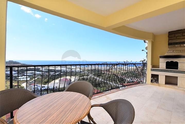 اطلالة بحر - بنتهاوس ضمن مجمع فاخر - الانيا 