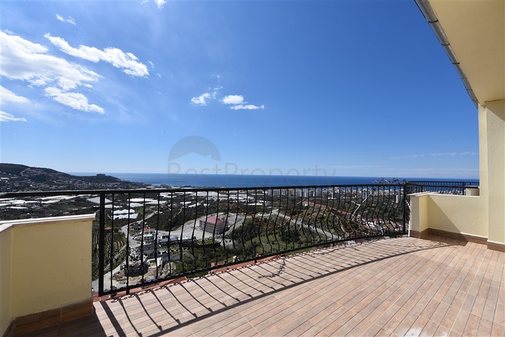 اطلالة بحر - بنتهاوس ضمن مجمع فاخر - الانيا 