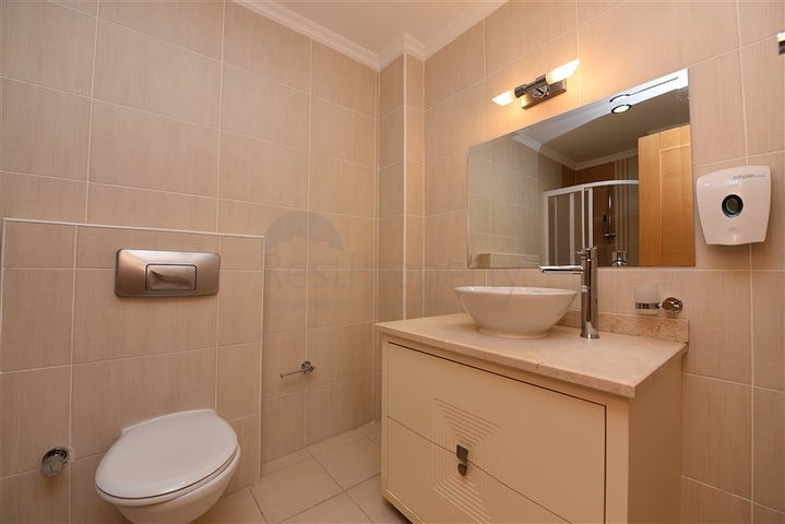 اطلالة بحر - بنتهاوس ضمن مجمع فاخر - الانيا 