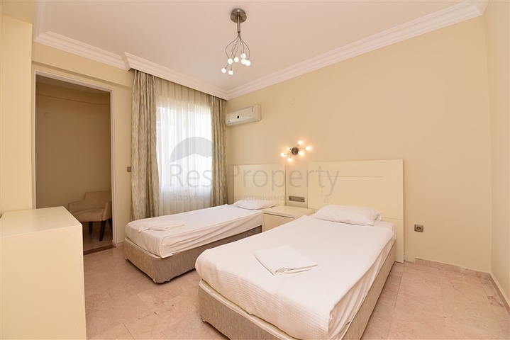 اطلالة بحر - بنتهاوس ضمن مجمع فاخر - الانيا 