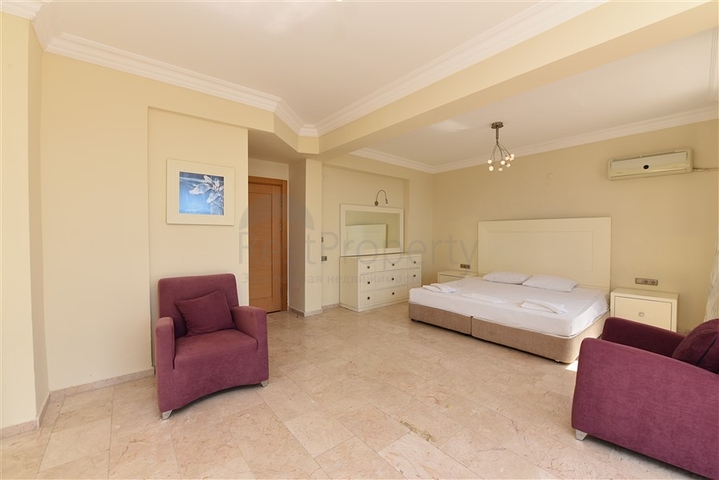 اطلالة بحر - بنتهاوس ضمن مجمع فاخر - الانيا 