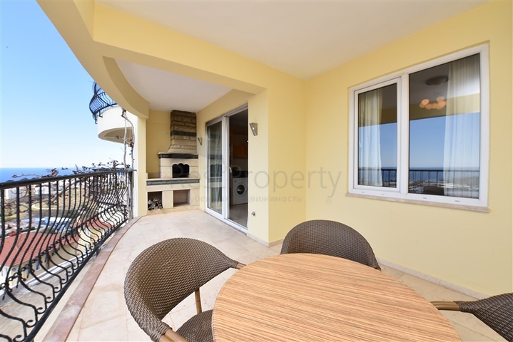 اطلالة بحر - بنتهاوس ضمن مجمع فاخر - الانيا 