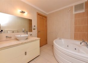 اطلالة بحر - بنتهاوس ضمن مجمع فاخر - الانيا 