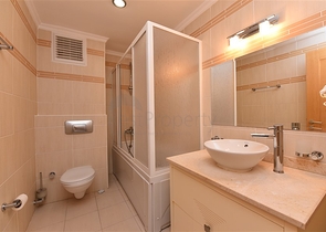 اطلالة بحر - بنتهاوس ضمن مجمع فاخر - الانيا 