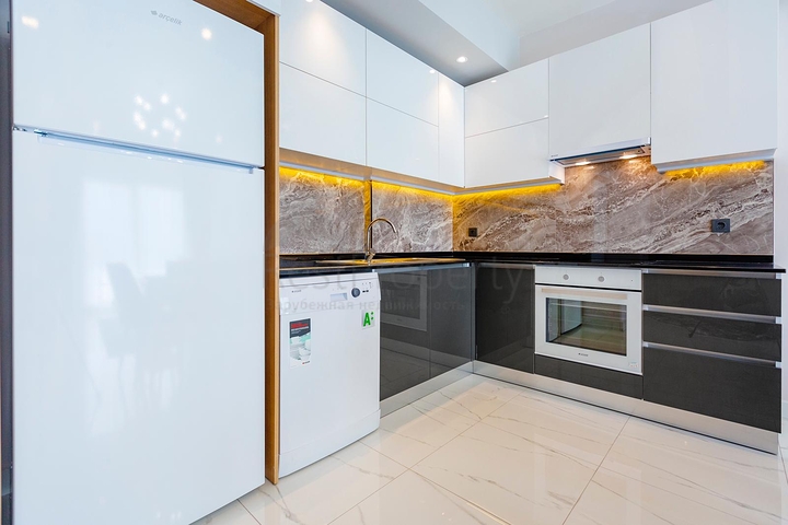 مجمع سكني فاخر - منطقة مركزية - شقة غرفة وصالة مفروشة -اوبا / الانيا