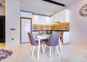 مجمع سكني فاخر - منطقة مركزية - شقة غرفة وصالة مفروشة -اوبا / الانيا