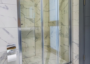 مجمع سكني فاخر - منطقة مركزية - شقة غرفة وصالة مفروشة -اوبا / الانيا