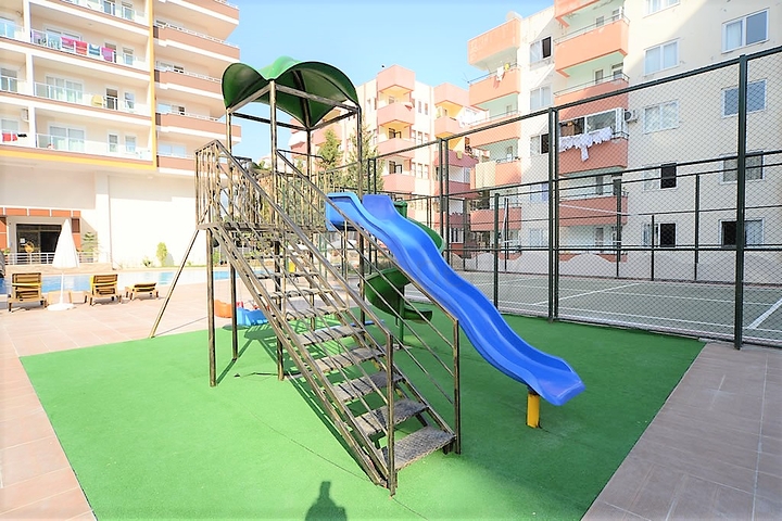 سعر اقتصادي - استديو مفروش - ضمن مجمع سكني قريب من البحر والخدمات - الانيا 