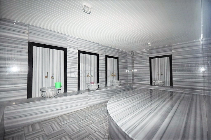 سعر اقتصادي - استديو مفروش - ضمن مجمع سكني قريب من البحر والخدمات - الانيا 