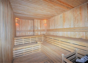 سعر اقتصادي - استديو مفروش - ضمن مجمع سكني قريب من البحر والخدمات - الانيا 