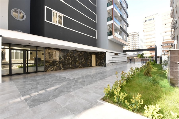 شقة غرفة وصالة - مجمع سكني حديث يضم كافة الخدمات - مهموتلار / الانيا 