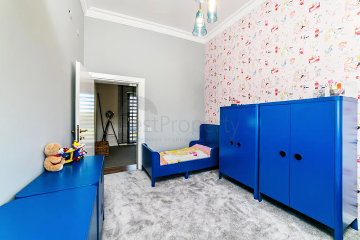 فيلا منفصلة 4 + 1 في منطقة ديشمالتي أنطاليا