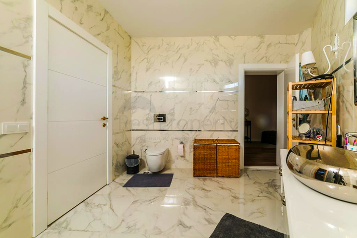 فيلا منفصلة 4 + 1 في منطقة ديشمالتي أنطاليا