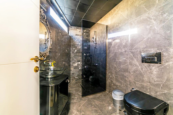 فيلا منفصلة 4 + 1 في منطقة ديشمالتي أنطاليا