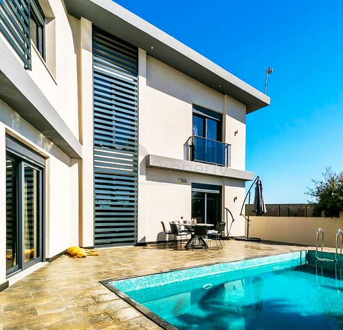 فيلا منفصلة 4 + 1 في منطقة ديشمالتي أنطاليا