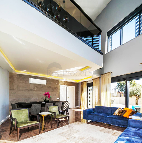 فيلا منفصلة 4 + 1 في منطقة ديشمالتي أنطاليا