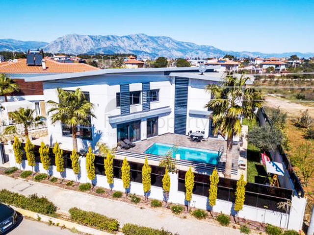 فيلا منفصلة 4 + 1 في منطقة ديشمالتي أنطاليا