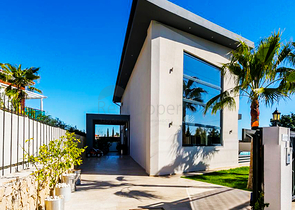 فيلا منفصلة 4 + 1 في منطقة ديشمالتي أنطاليا