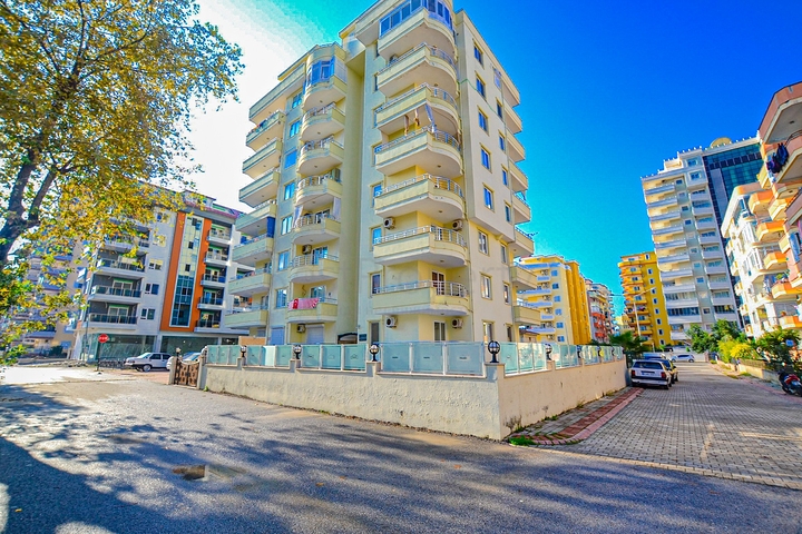 سعر مميز - قريبة من البحر - شقة مساحة 120 متر / غرفتين وصالة - مهموتلار / الانيا