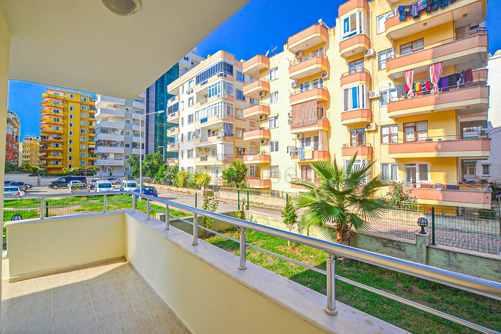 سعر مميز - قريبة من البحر - شقة مساحة 120 متر / غرفتين وصالة - مهموتلار / الانيا