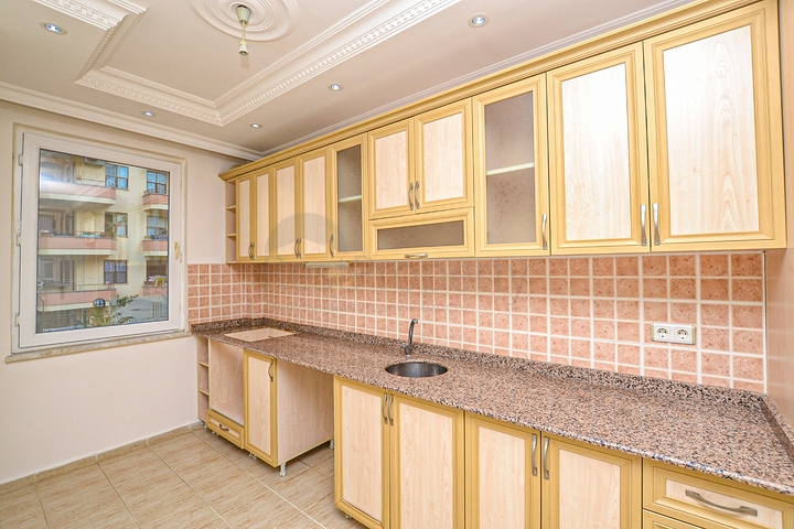 سعر مميز - قريبة من البحر - شقة مساحة 120 متر / غرفتين وصالة - مهموتلار / الانيا