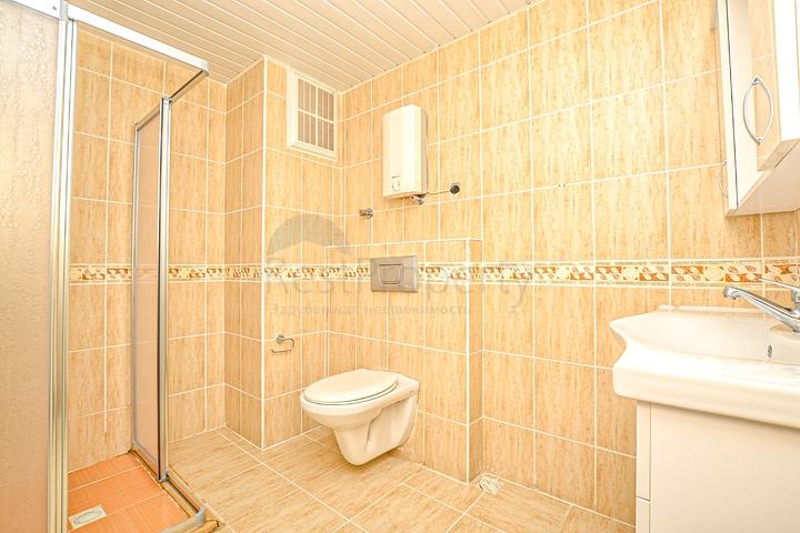 سعر مميز - قريبة من البحر - شقة مساحة 120 متر / غرفتين وصالة - مهموتلار / الانيا