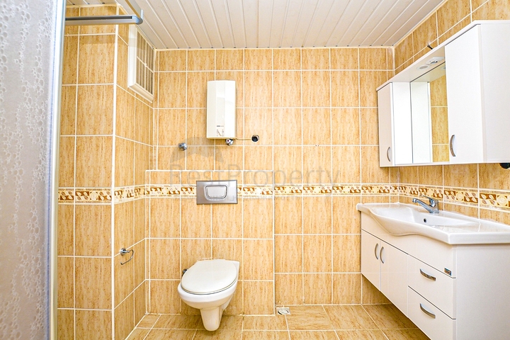 سعر مميز - قريبة من البحر - شقة مساحة 120 متر / غرفتين وصالة - مهموتلار / الانيا