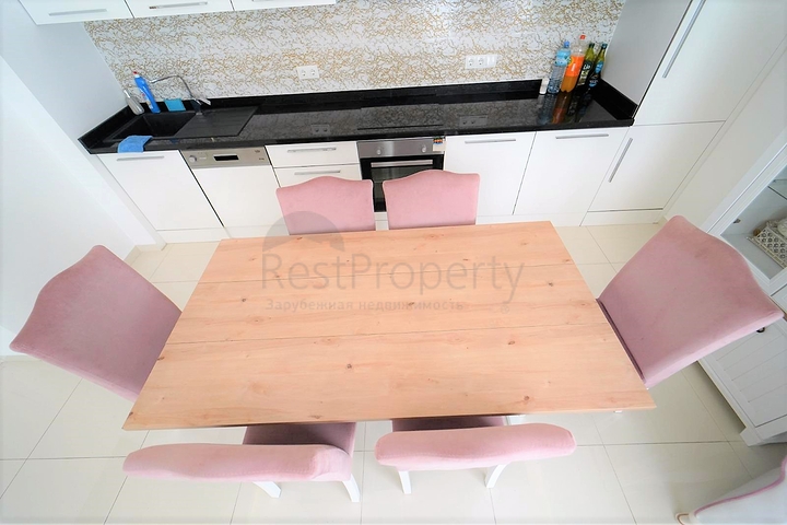 ضمن مجمع فاخر وانيق - دوبلكس مفروشة - تصميم 3 غرف وصالة - في مركز الانيا 