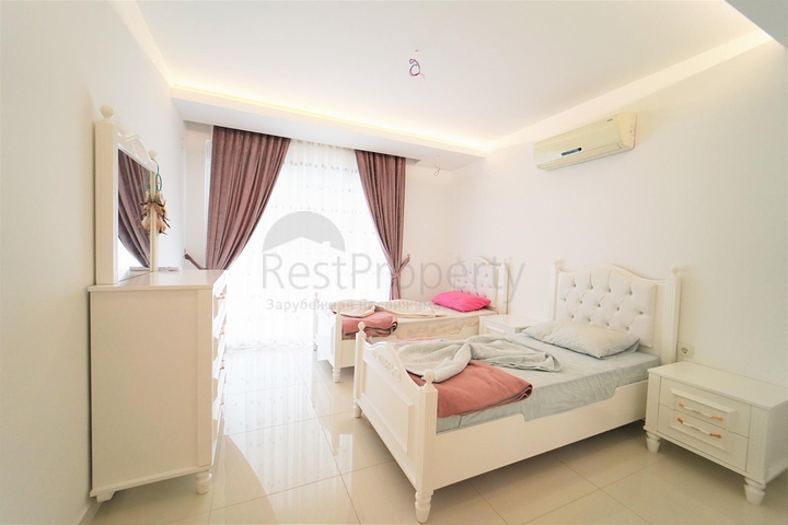 ضمن مجمع فاخر وانيق - دوبلكس مفروشة - تصميم 3 غرف وصالة - في مركز الانيا 