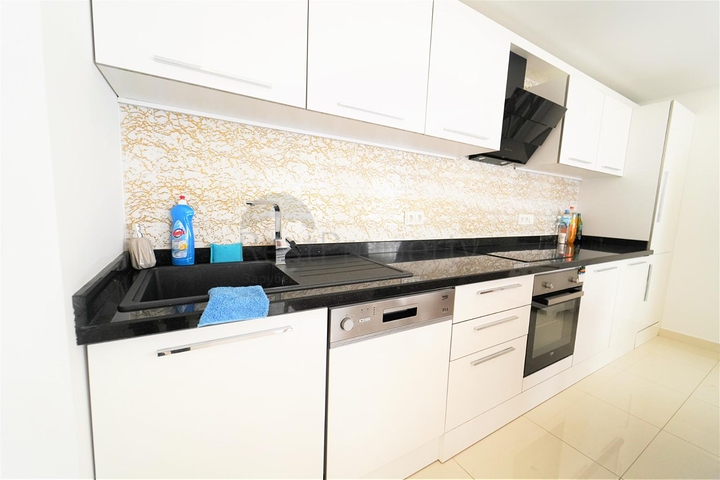 ضمن مجمع فاخر وانيق - دوبلكس مفروشة - تصميم 3 غرف وصالة - في مركز الانيا 