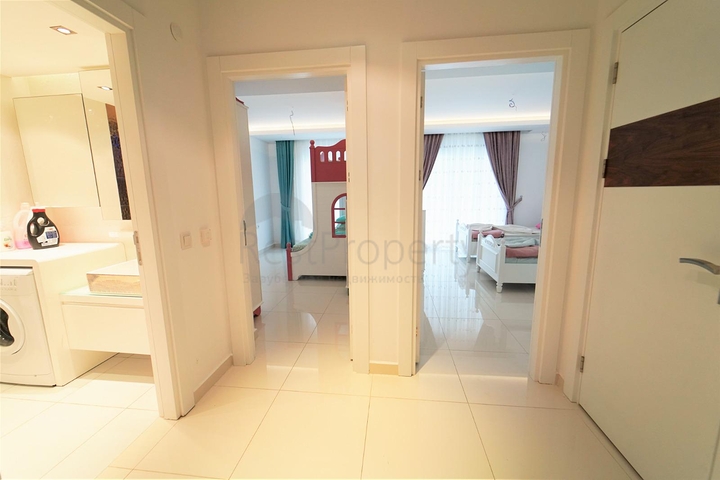 ضمن مجمع فاخر وانيق - دوبلكس مفروشة - تصميم 3 غرف وصالة - في مركز الانيا 